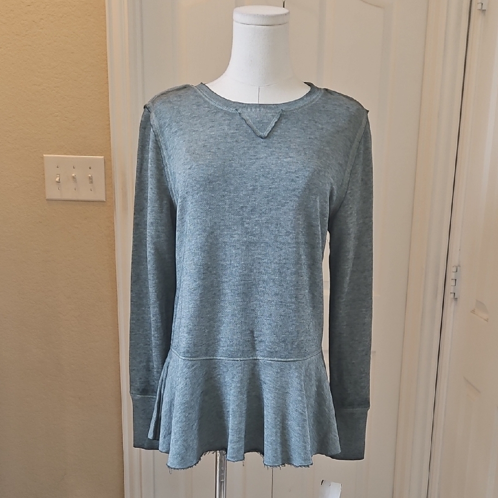 Wild Kiss Green Long Sleeve Peplum Ruffle Hem Sweatshirt Size Medium NWT
